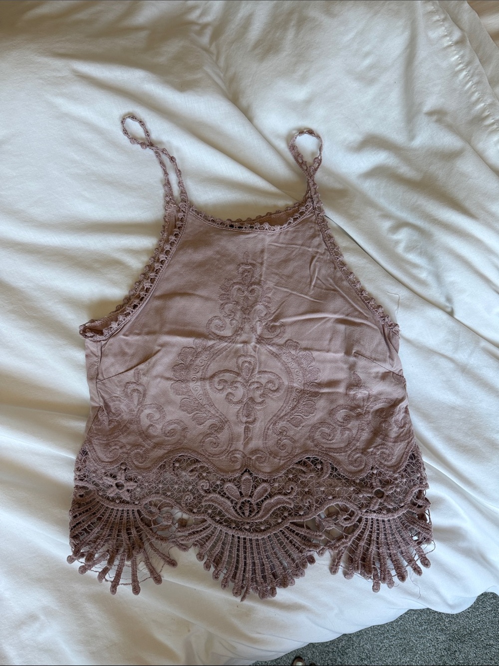 Lace Trim Embroidered Cropped Cami Top - Mauve